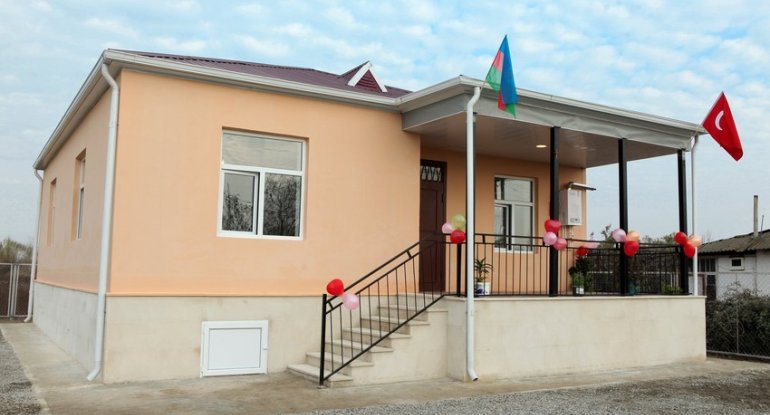 Şəhid ailələrinə və Qarabağ əlillərinə 60-dək ev verildi - FOTO