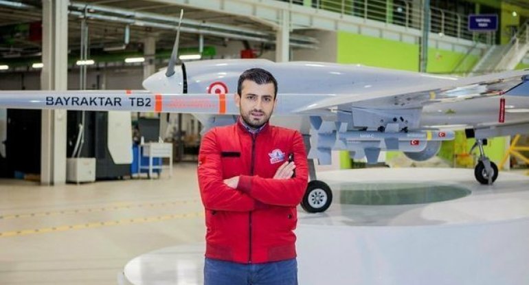 Bayraktar “WhatsApp”dan imtina etdi - FOTO