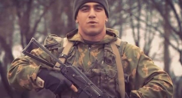 Bəy kostyumunu bayraqla əvəzlənən şəhid Rüfət Əliyev - FOTO/VİDEO