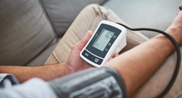 Arterial qan təzyiqini sadə yolla azaltmaq üsulu açıqlandı