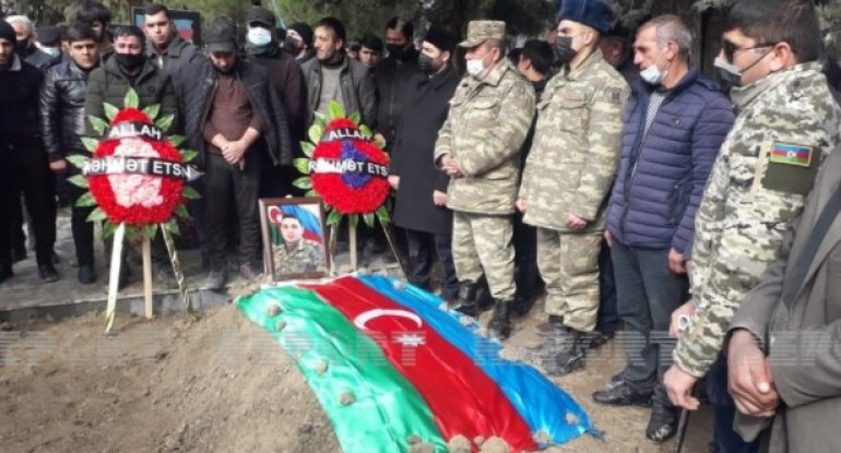 Yeni dünyaya gələn övladını görməyən şəhid kapitan dəfn edildi - FOTO