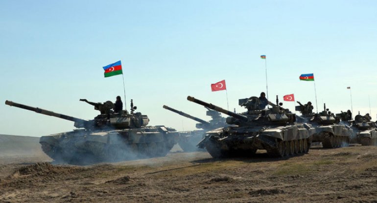 Qars təlimləri erməniləri qorxuya saldı