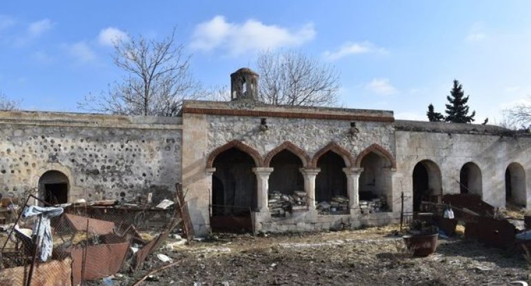 Pənahəli xanın sarayı erməni vandalizminə məruz qalıb - FOTO