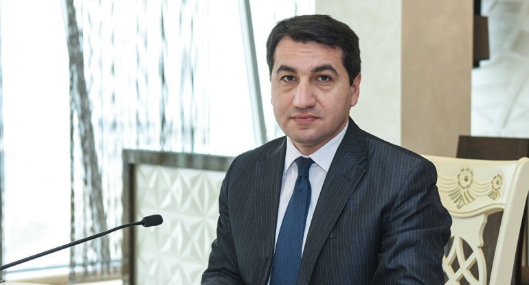 Hikmət Hacıyev: “Ermənilər işğal zamanı azərbaycanlılara məxsus hər şeyi dağıdıblar”