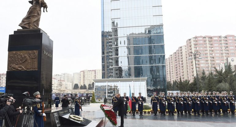 Prezident İlham Əliyev “Ana harayı” abidəsini ziyarət etdi