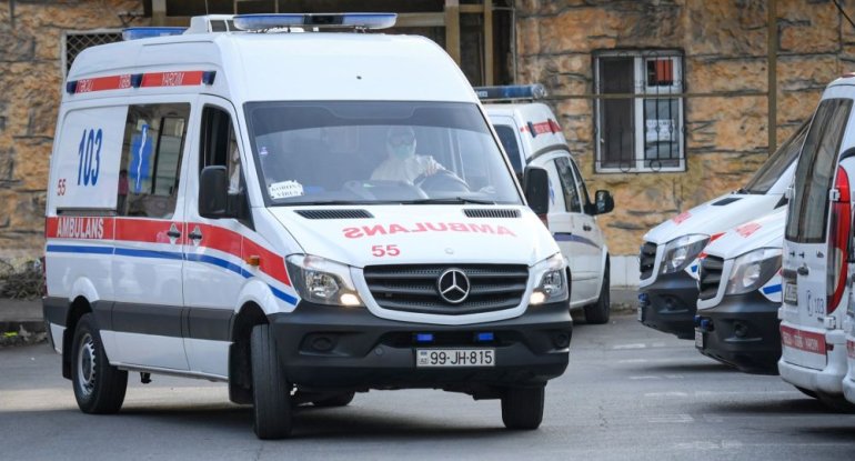 Bərdədə 25 yaşlı oğlan sevdiyi qızın ailəsi tərəfindən yandırılıb