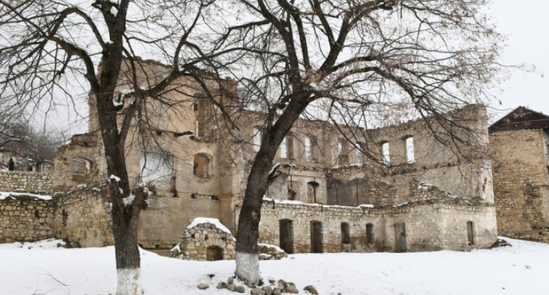 Nazirin məzun olduğu, alimlər yetişdirən 135 yaşlı məktəb - FOTO