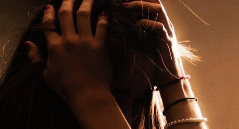 Bakıda 9-cu sinifdə oxuyan qız 4 oğlanla cinsi əlaqədə oldu – ŞOK FAKTLAR