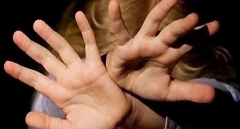 Gəncədə gəlin qaynanasının çənəsini, ərinin qolunu sındırdı