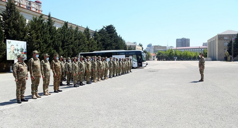 Azərbaycan Ordusunun şəxsi heyət və hərbi texnikası təlim bölgəsinə yola düşüb - FOTO