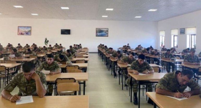 Azərbaycan Ordusunda anonim sorğular keçirilir - FOTO