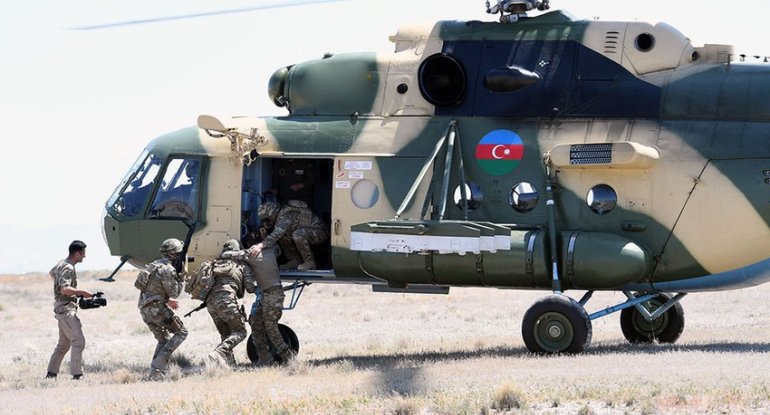 Azərbaycan hərbçilərinin iştirak etdiyi təlimdən görüntülər - VİDEO