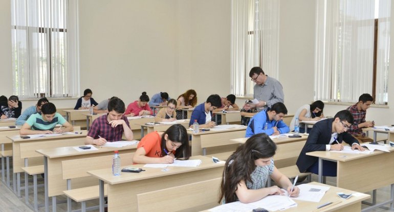 Ali məktəblərə sənəd qəbulu başa çatıb