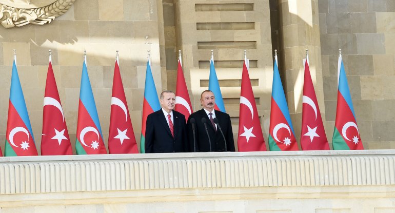 Azərbaycan və Türkiyə prezidentləri Türkiyə-Uels matçını izləyəcək