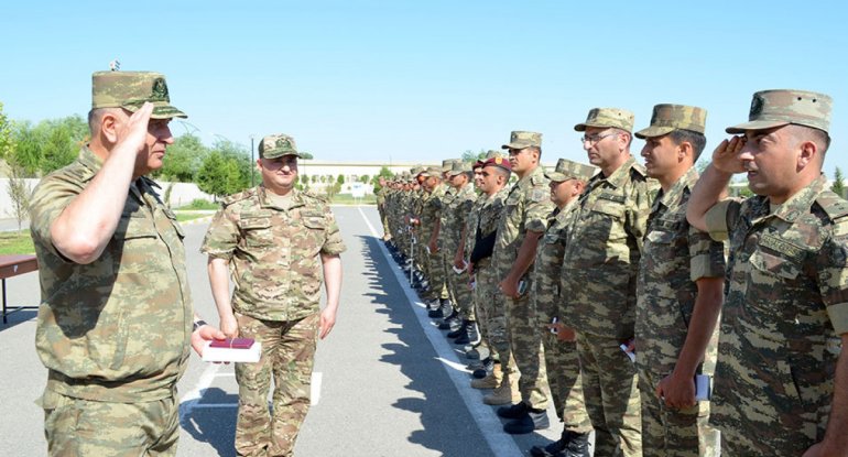Azərbaycan hərbçilərinin komando kursuna yola salınma mərasimi keçirilib