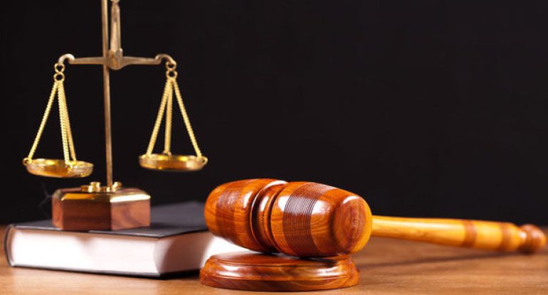 Ağdaş xəstəxanasının rüşvətdə ittiham olunan baş həkimi cərimə edildi