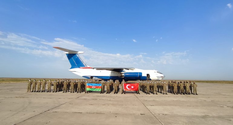 Hərbçilərimiz “Qardaş briqada layihəsi” çərçivəsində Türkiyədədirxa0 - FOTO