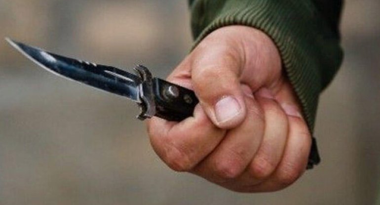 Bakıda ər qrup şəklində cinsi əlaqə təklif edən arvadına 18 bıçaq zərbəsi vurub – İSTİNTAQ MATERİALLARI