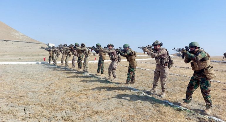 Azərbaycan, Türkiyə və Pakistan xüsusi təyinatlıları təlimdə müxtəlif silahlardan atəş açıb - FOTO/VİDEO