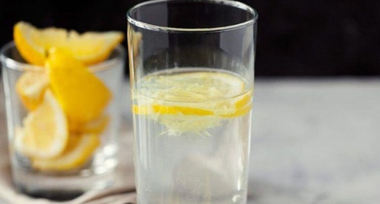 Hər səhər limonlu su içdikdə nə olur?