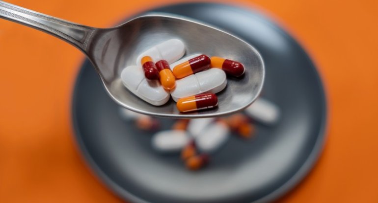 xa0Həkim nəzarəti olmadan D və B vitamini qəbul edənlərin NƏZƏRİNƏ