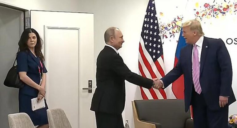 Putinin rəsmi görüşlərə apardığı cazibədar qadın kimdir? - FOTOLAR