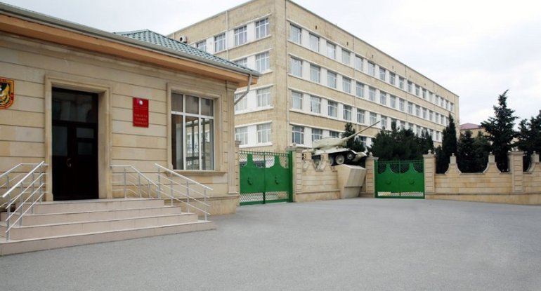 Müdafiə Nazirliyi müddətdən artıq həqiqi hərbi xidmət keçmək istəyənlərin qəbulunu elan edir