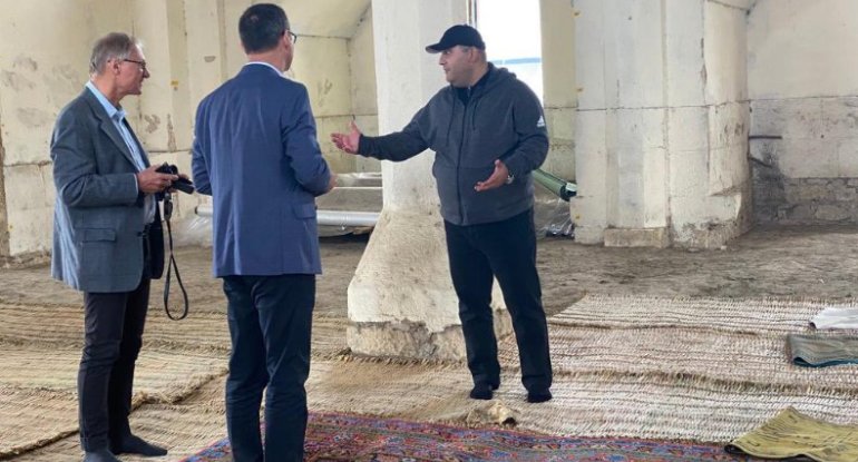 Almaniya səfiri Qarabağdaxa0dağıdılmış tarixi-mədəni abidələri ziyarət edibxa0- FOTO