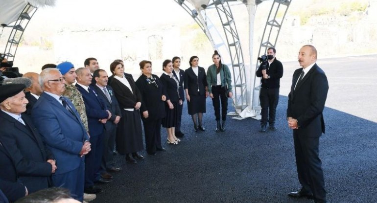 İlham Əliyev və Mehriban Əliyeva Qubadlı ictimaiyyətinin nümayəndələrilə görüşüblər - FOTO