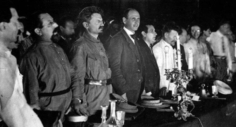 Baməzəliyinin qurbanı olan leninçi – Karl Radek Stalinə də ilişib və bunun bədəlini ödəyib