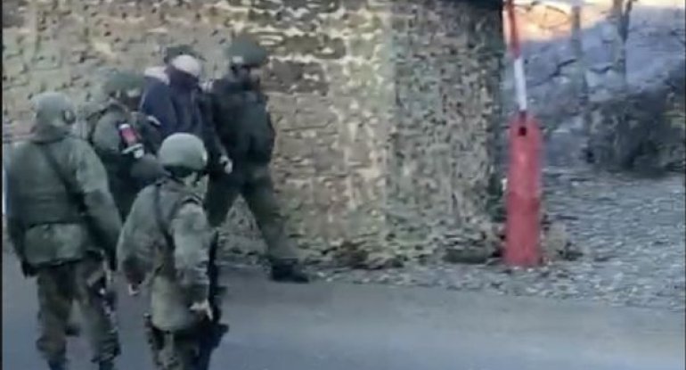 Azərbaycan və Rusiya hərbçilərinə qumbara atan şəxsin kimliyi bilindi - FOTOLAR