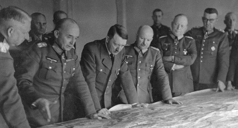Hitler üçün bunker və sirrin pozulmaması üçün güllələnən 14 min insanxa0– Vəhşətin zirvəsi
