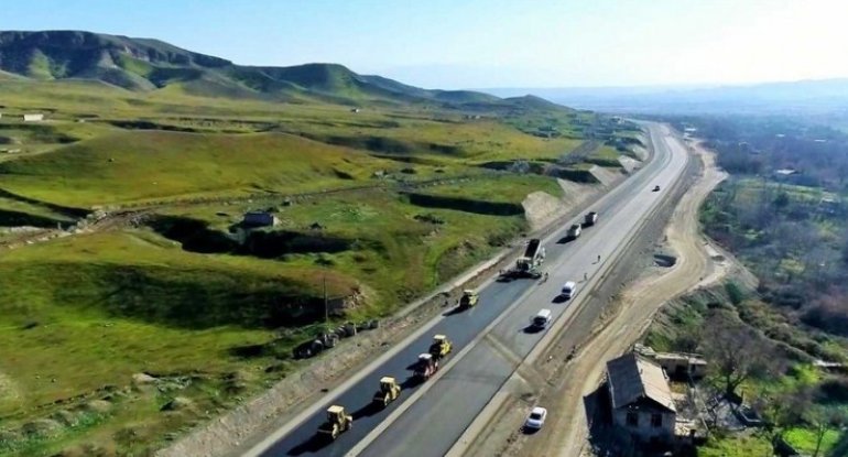 Xudafərin-Qubadlı-Laçın avtomobil yolunun asfaltlanması işlərinə başlanılıb - FOTO