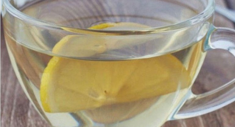 Səhər limonlu isti su içməyin faydaları