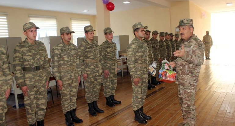 Komandan Quru Qoşunlarına tapşırıq verdi
