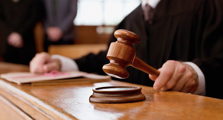 2 qardaşı bıçaqlayan şəxs məhkəmə zalından azadlığa buraxıldı –xa0TƏFƏRRÜAT