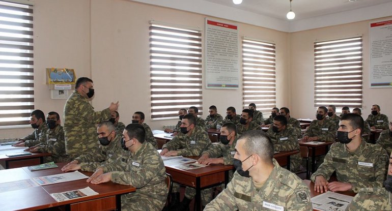 Hərbi qulluqçuların psixoloji sahədə maarifləndirilməsi üzrə tədbirlər keçirilib - FOTO