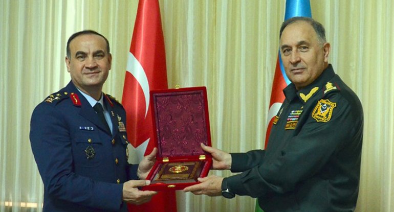 Azərbaycan Ordusunun Baş Qərargah rəisi türkiyəli nümayəndə heyəti ilə görüşüb