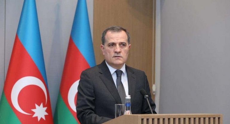 Ceyhun Bayramovdan erməni həmkarı ilə telefon danışığı barədə açıqlama