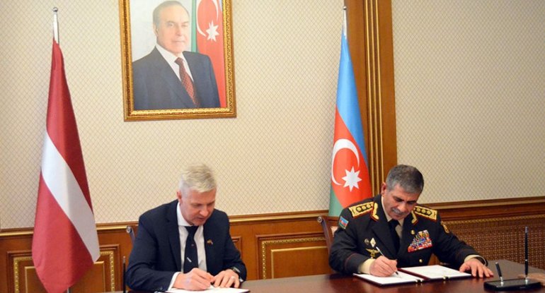 Azərbaycanla Latviya müdafiə sahəsində əməkdaşlıq sazişi imzalanıb - FOTOLAR