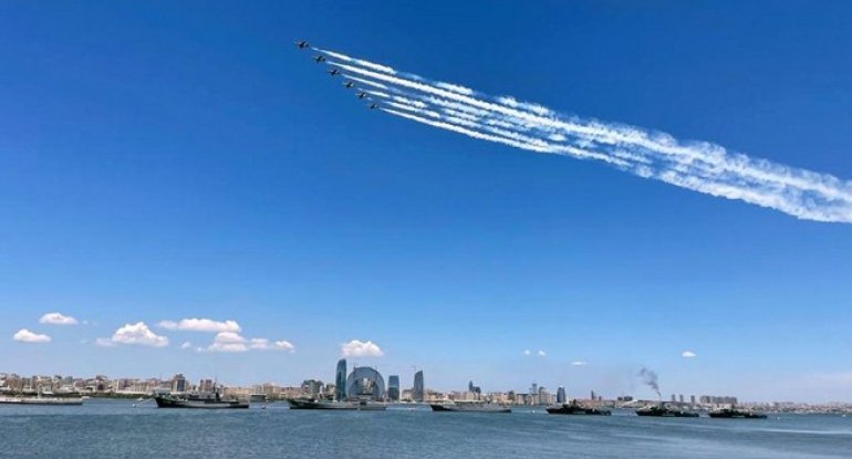 Azərbaycan və Türkiyə hərbi pilotları müxtəlif təyyarələrdə nümunəvi birgə uçuşları icra edib