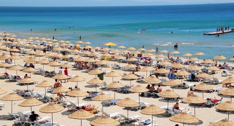 Çimərlik mövsümü başlayır, yeni virus təhlükəlidirmi? – İnfeksionist AÇIQLADI