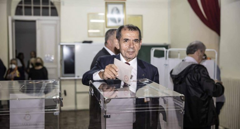 “Qalatasaray”ın prezidenti seçildi