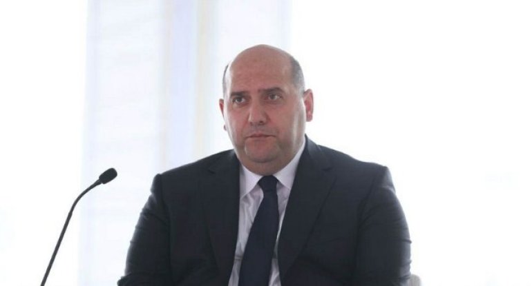 Emin Hüseynov: 