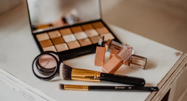 Yay aylarında kosmetik vasitələrin zərəri açıqlanıb