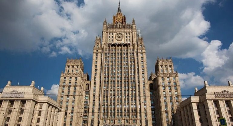 Rusiya bu ölkənin 8 diplomatını qovur