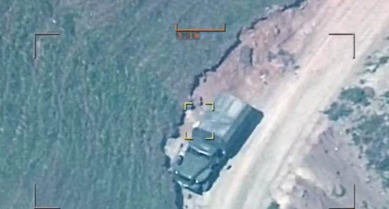 Ordumuz erməni terrorçularının avtomobilini məhv etdi - VİDEO