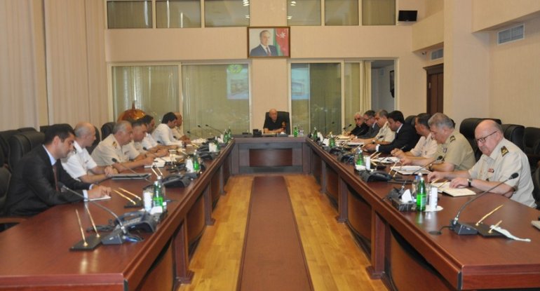 Kəmaləddin Heydərov müşavirə keçirib - FOTO
