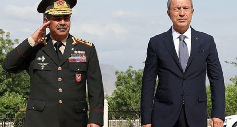 Zakir Həsənov və Hulusi Akar telefonla danışdı