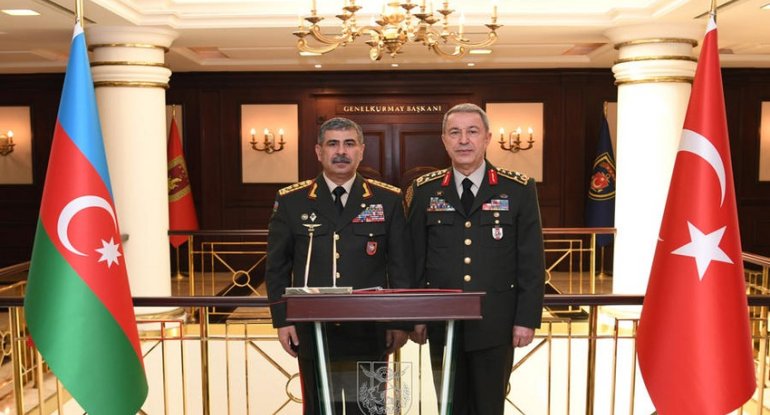Hulusi Akar Zakir Həsənovu təbrik edib